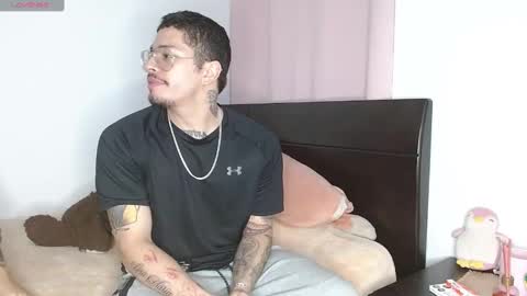 Auro and Santiago online show from December 2024 03:59:01 AM