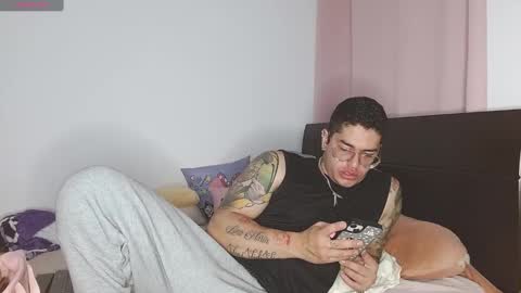 Auro and Santiago online show from January 2025 02:27:02 AM