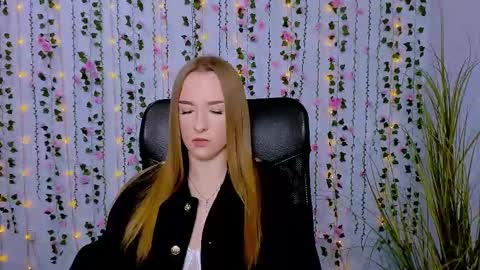 doll_vey online show from March 2025 12:22:02 PM