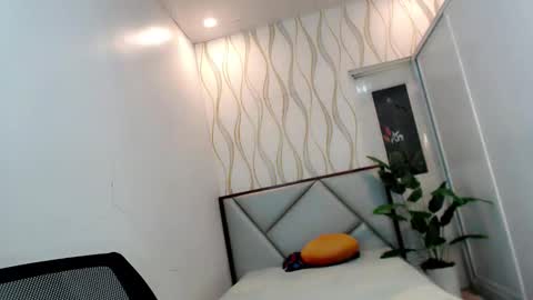 Make me Happy online show from October 2025 08:53:02 PM