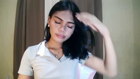 Snapshot of dolly_angel2 chatting on December 2024 10:56:02 AM dolly_angel2 online show from December 2024 10:56:02 AM