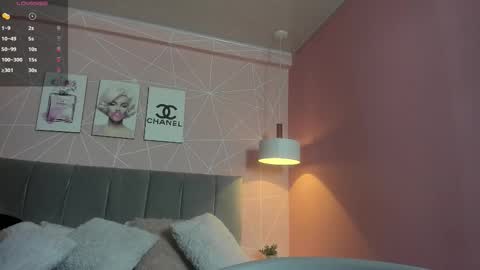 Snapshot of dolly_zoe chatting on October 2025 10:32:02 PM Call me Zoe online show from October 2025 10:32:02 PM