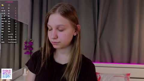 Emilia online show from October 2025 06:08:01 PM