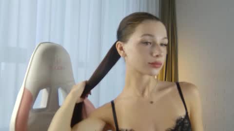 Dolly online show from September 2025 06:28:02 AM