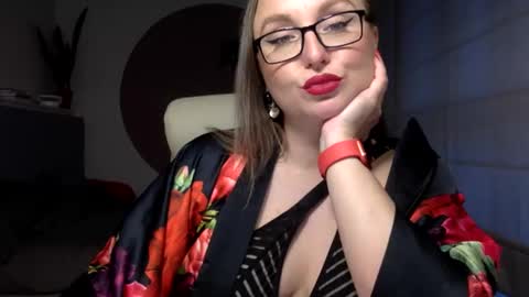 DOM MUMMY online show from October 2025 05:32:01 AM