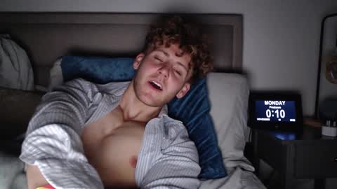 Alex...  online show from November 2025 12:09:01 AM