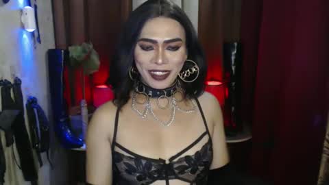 Snapshot of dominantrix_diannaxxx chatting on May 2026 06:41:01 AM diana online show from May 2026 06:41:01 AM