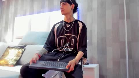 Dominic foox online show from February 2026 12:42:02 PM