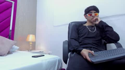 Dominic foox online show from February 2026 01:29:02 PM