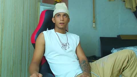 Snapshot of dominic_smith_ chatting on June 2026 02:34:02 AM dominic_smith_ online show from June 2026 02:34:02 AM