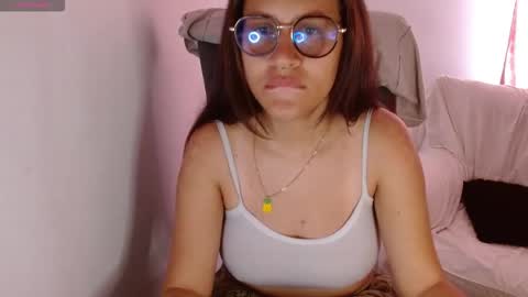 Snapshot of dominica3 chatting on October 2025 07:03:01 PM online show from October 2025 07:03:01 PM
