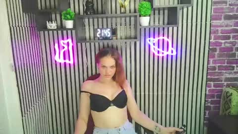 Snapshot of dominicavina chatting on June 2026 06:45:01 PM DominicaVina online show from June 2026 06:45:01 PM