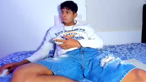 Snapshot of dominick_king chatting on December 2025 01:43:01 AM Dominic online show from December 2025 01:43:01 AM