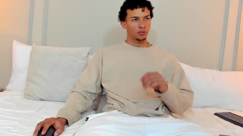 Snapshot of dominick_star chatting on December 2024 03:43:01 AM Dominick Star online show from December 2024 03:43:01 AM