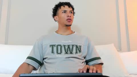 Snapshot of dominick_star chatting on December 2024 03:33:02 AM Dominick Star online show from December 2024 03:33:02 AM