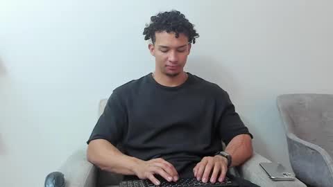 Snapshot of dominick_star chatting on February 2025 04:08:02 AM Dominick Star online show from February 2025 04:08:02 AM