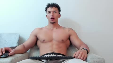 Snapshot of dominick_star chatting on March 2025 04:24:02 AM Dominick Star online show from March 2025 04:24:02 AM