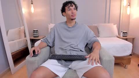 Dominick Star online show from October 2025 04:02:02 AM