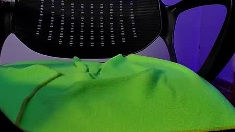 Donat Independent Model online show from January 2025 06:57:02 PM