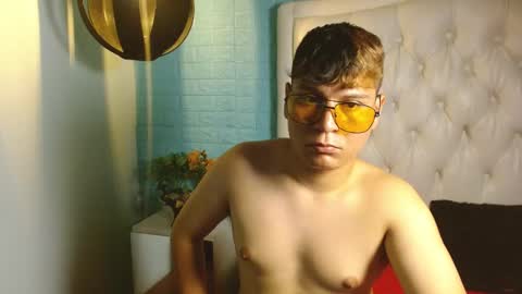 dondanys online show from October 2025 09:01:01 PM