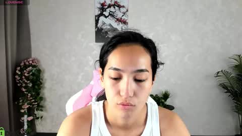 Aura online show from September 2025 03:41:01 AM