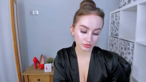 DonnaSensual online show from November 2025 03:45:01 PM