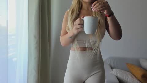 Donatella online show from December 2024 03:06:01 PM