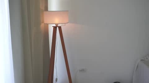 Donatella online show from November 2025 12:06:02 PM