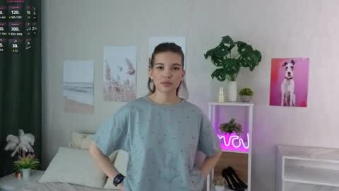 Snapshot of dorarindels chatting on April 2026 12:44:01 AM Kiki online show from April 2026 12:44:01 AM