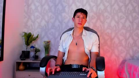Snapshot of dorian_mystery chatting on January 2025 01:45:01 AM dorian_mystery online show from January 2025 01:45:01 AM