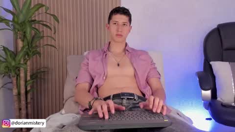 Snapshot of dorian_mystery chatting on October 2025 08:06:02 PM dorian_mystery online show from October 2025 08:06:02 PM