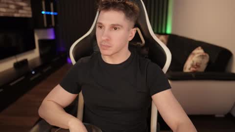 Dorian Reyes online show from February 2025 12:21:01 AM