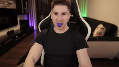 Dorian Reyes online show from February 2025 10:36:01 PM