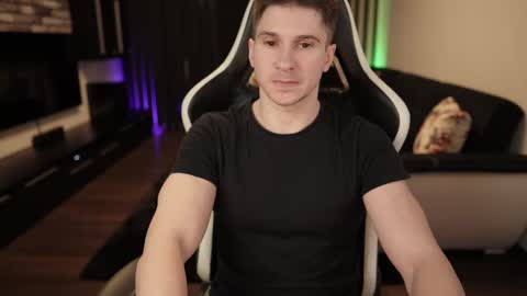 Dorian Reyes online show from February 2025 01:43:02 AM