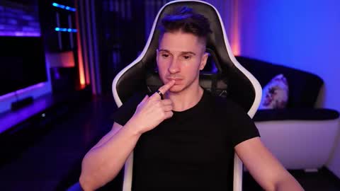 Dorian Reyes online show from October 2025 12:35:02 AM