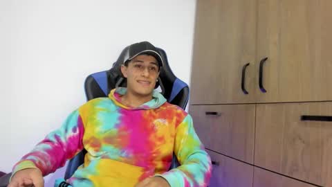 dorman_boy online show from December 2025 03:25:02 AM