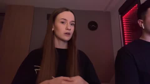 Alice and Mark online show from November 2025 09:13:01 PM