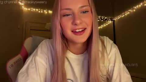 Lana  Eva  dont forget to give us a thumb up online show from October 2025 12:17:02 PM