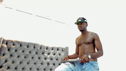 Snapshot of douglas_099 chatting on September 2025 02:05:02 PM DOUGLAS online show from September 2025 02:05:02 PM