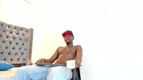 Snapshot of douglas_099 chatting on September 2025 01:16:02 PM DOUGLAS online show from September 2025 01:16:02 PM