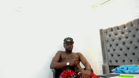 Snapshot of douglas_099 chatting on October 2025 01:26:02 PM DOUGLAS online show from October 2025 01:26:02 PM