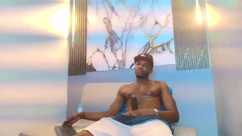 Snapshot of douglas_099 chatting on December 2025 12:05:01 AM DOUGLAS online show from December 2025 12:05:01 AM