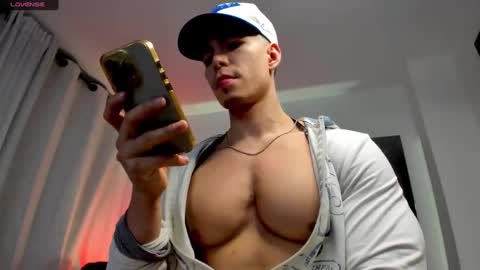 Snapshot of douglassafado chatting on November 2025 05:05:01 AM Douglas Safado online show from November 2025 05:05:01 AM