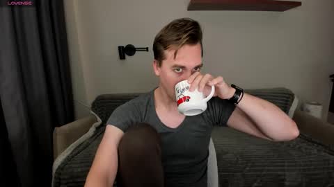 Mervin  online show from October 2025 08:36:02 PM