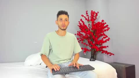 Drake and Zara online show from November 2025 11:32:01 AM