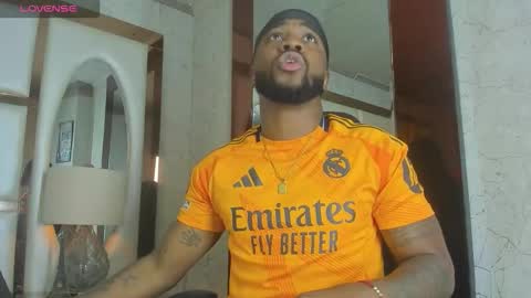 ---Drake--- online show from December 2025 03:32:02 PM