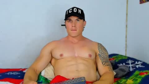 Snapshot of drake_xion1 chatting on December 2024 09:45:01 PM drake_xion1 online show from December 2024 09:45:01 PM