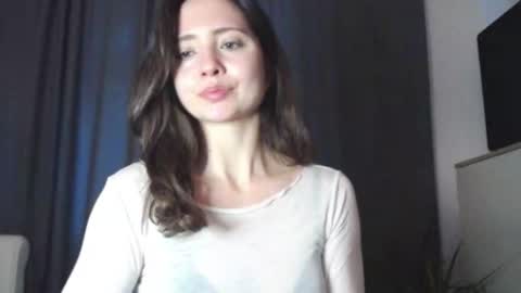 Nicole online show from December 2025 08:10:01 AM