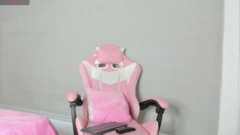 Snapshot of dream_team4 chatting on November 2025 11:53:01 AM dream team online show from November 2025 11:53:01 AM