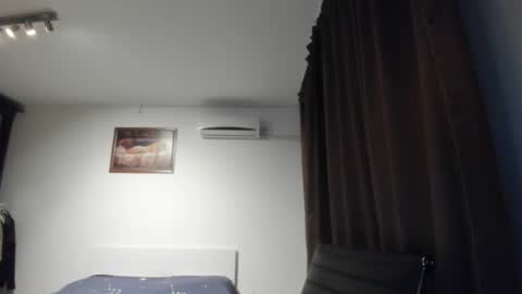 Snapshot of dreamboy240 chatting on November 2025 02:39:02 PM Johnny online show from November 2025 02:39:02 PM